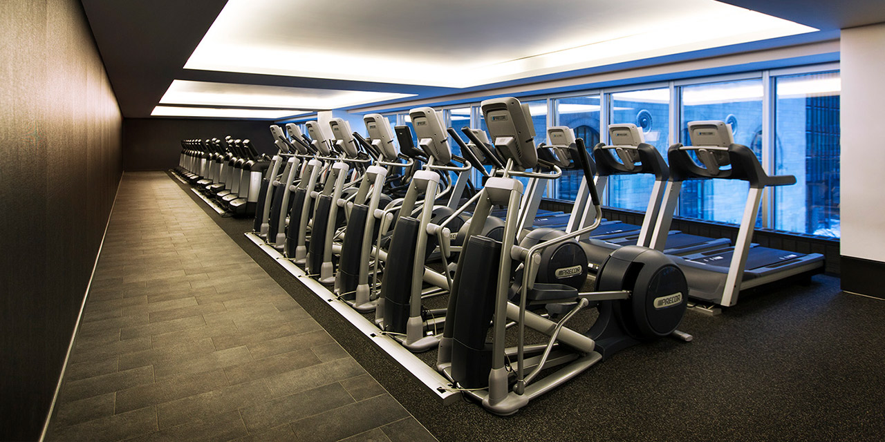 health club in toronto: luxury gym in the downtown area